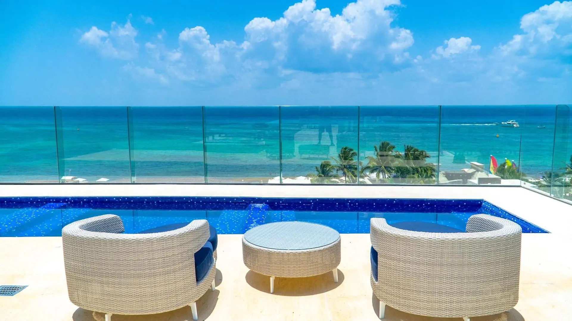 Luxury 2 Bedroom Condo With Private Jacuzzi & Bbq - At Cruz Con Mar - Maricruz Playa del Carmen
