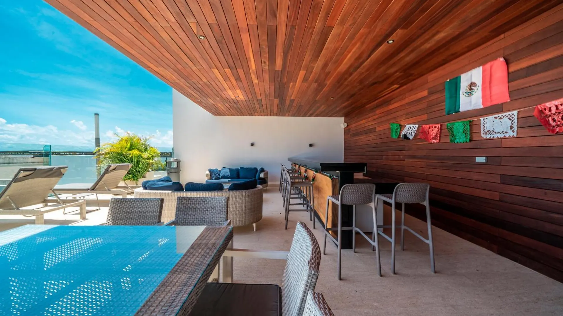 Luxury 2 Bedroom Condo With Private Jacuzzi & Bbq - At Cruz Con Mar - Maricruz Playa del Carmen Holiday home