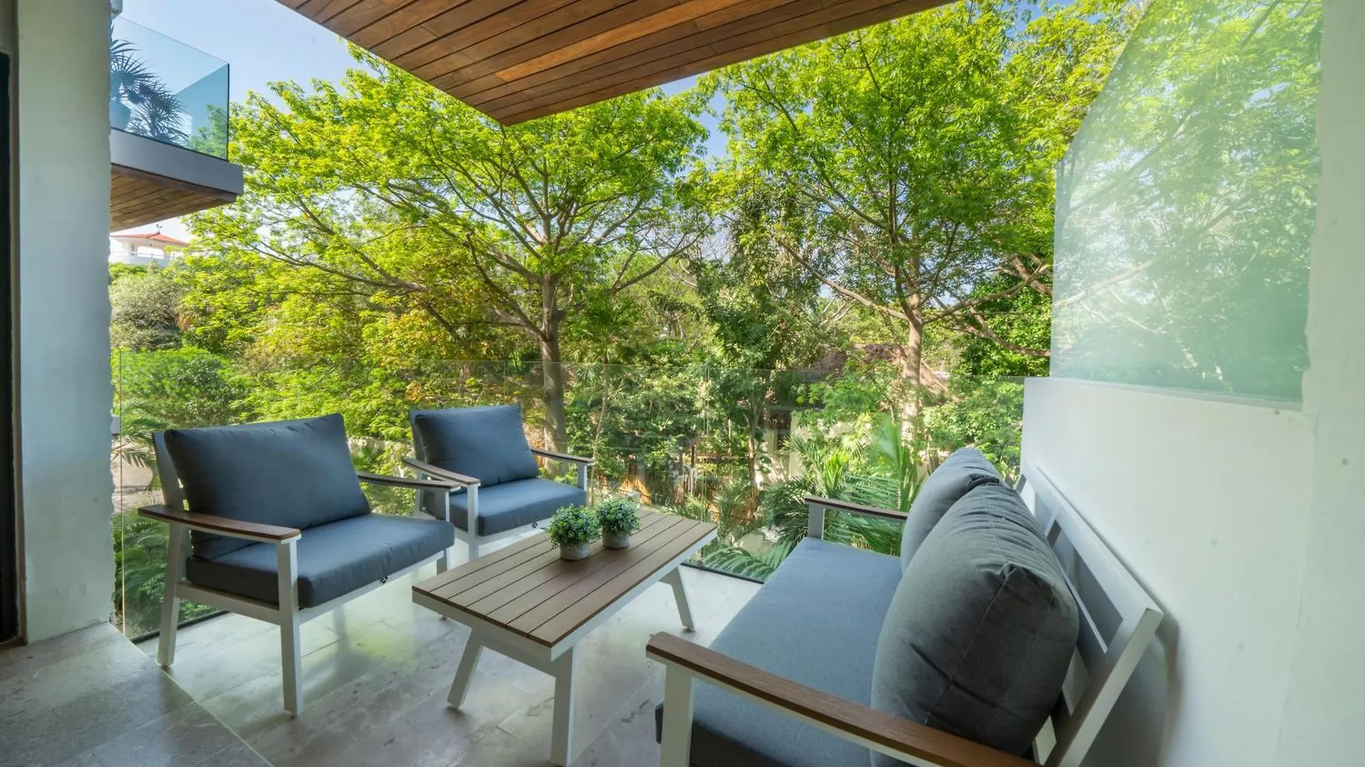Luxury 2 Bedroom Condo With Private Jacuzzi & Bbq - At Cruz Con Mar - Maricruz Playa del Carmen