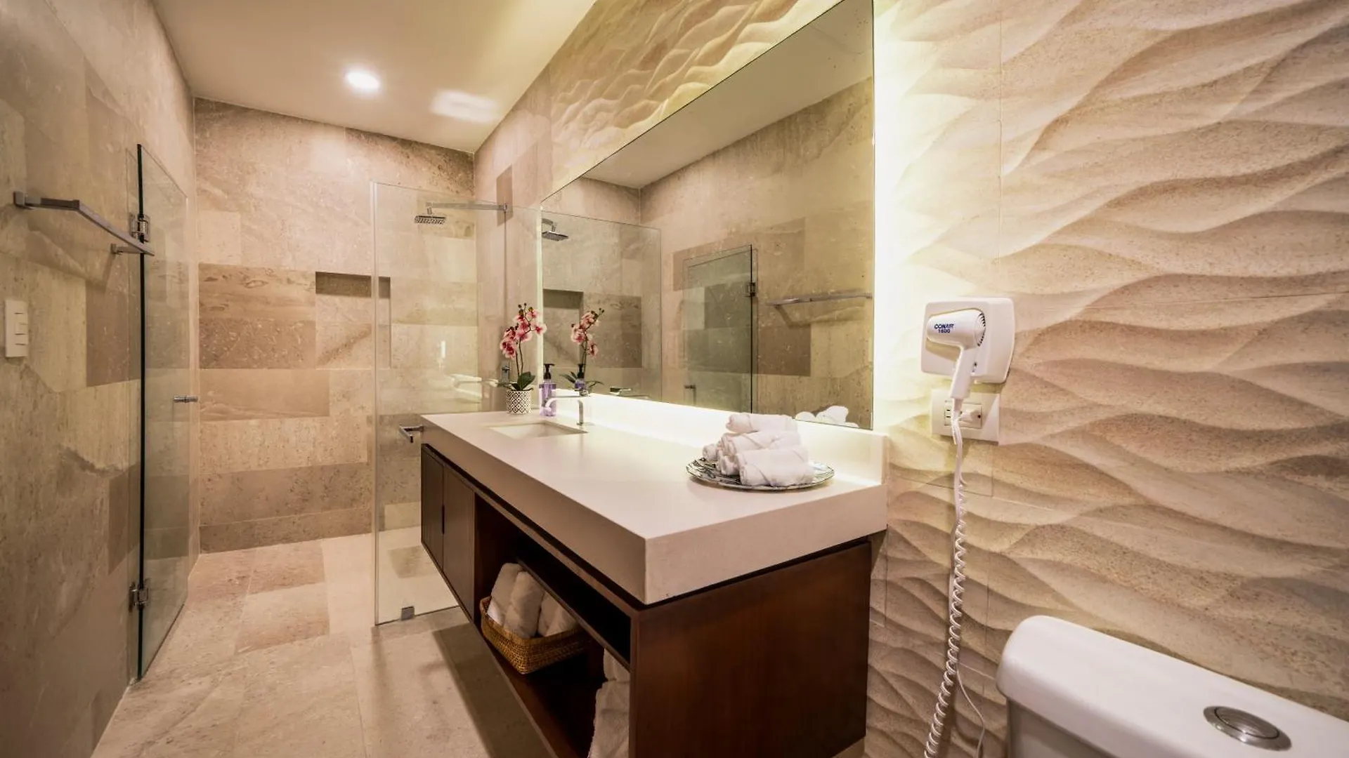 Luxury 2 Bedroom Condo With Private Jacuzzi & Bbq - At Cruz Con Mar - Maricruz Playa del Carmen