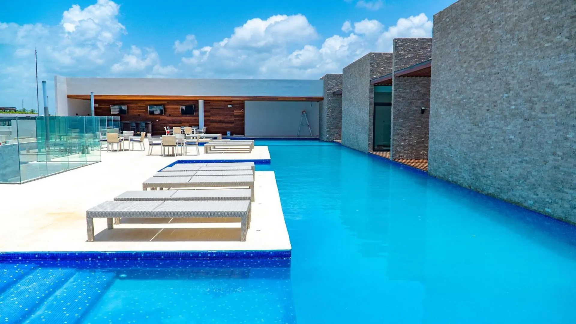 Luxury 2 Bedroom Condo With Private Jacuzzi & Bbq - At Cruz Con Mar - Maricruz contacts